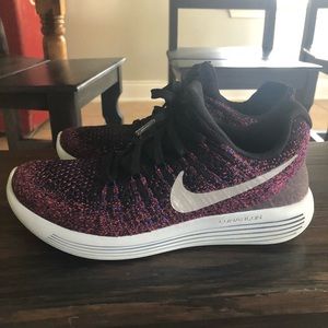 Like new Women’s 7.5 Nike LunarEpic Flyknit